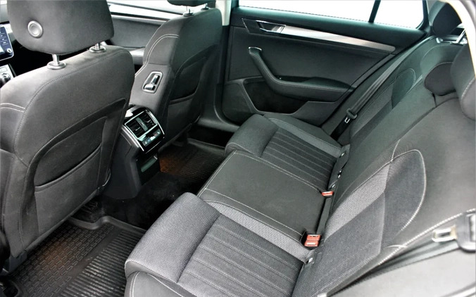 Skoda Superb cena 110900 przebieg: 80166, rok produkcji 2019 z Kielce małe 326